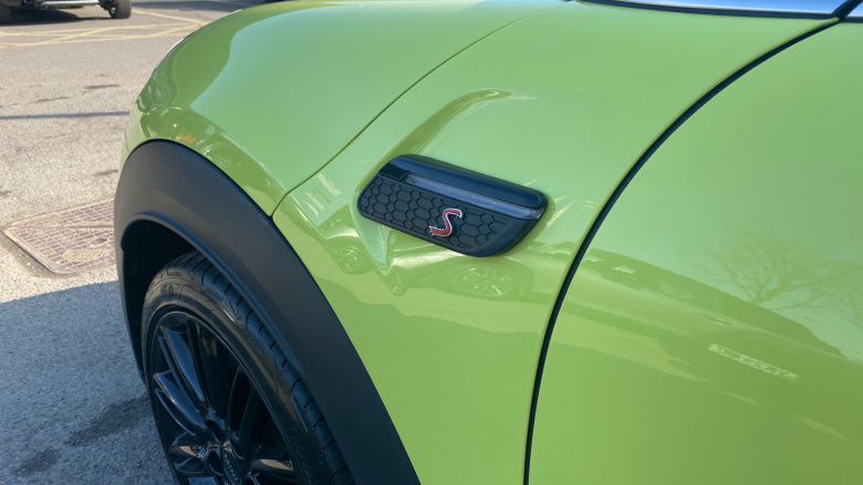 MINI Hatchback 2.0 Cooper S Exclusive 3dr Auto Petrol Hatchback